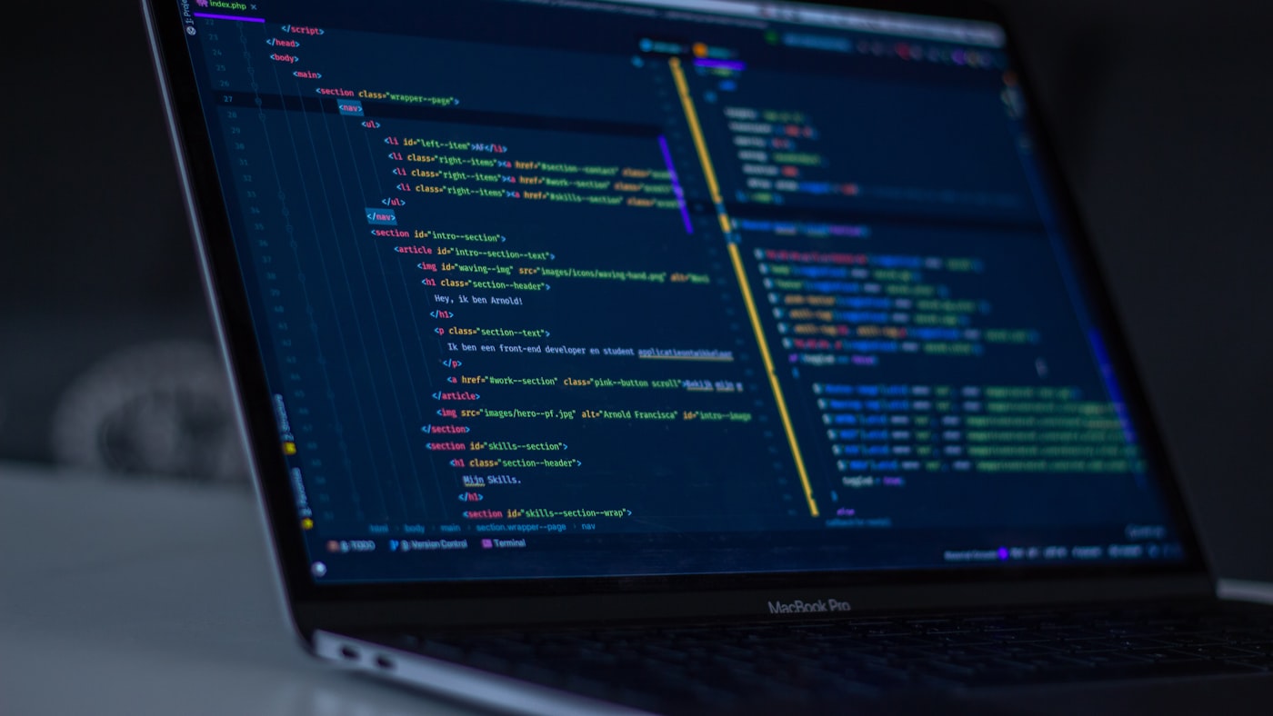 Notebook exibindo código em um editor de texto