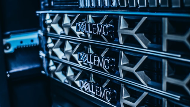 Servidores em lâmina instalados em um rack